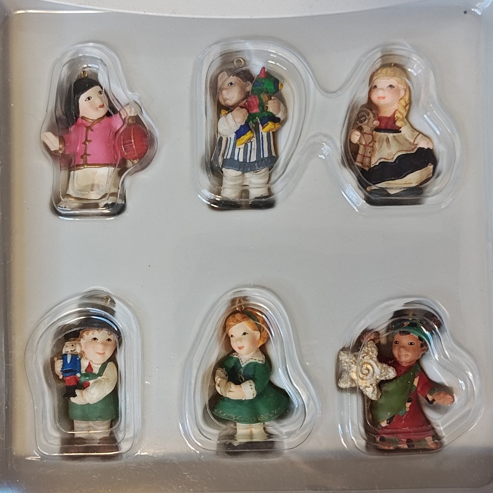 Hallmark Keepsake Joy to the World Children Set 6 Mini Ornaments 2007 QSR8169 - Picture 2 of 5